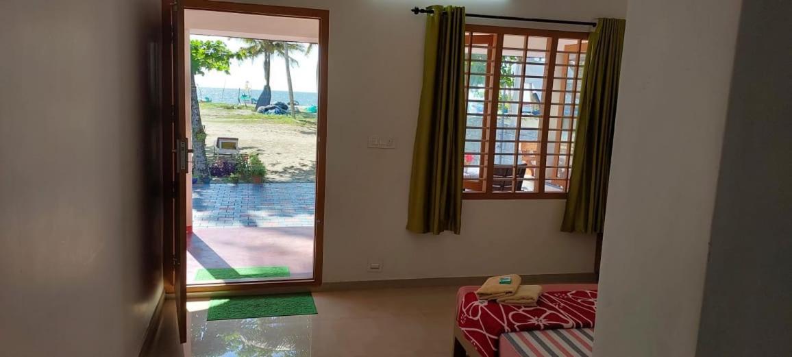 Marari Anna Beach Homestay Mararikulam Exteriör bild